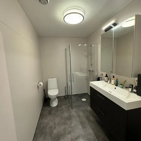 Сasa de vacaciones Terraced House With Carport And Sunny Outdoor Areas - 7 Min From Ons *