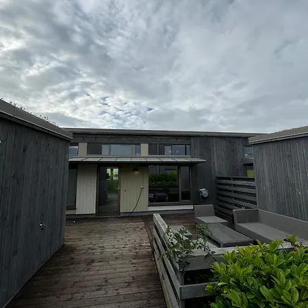 Terraced House With Carport And Sunny Outdoor Areas - 7 Min From Ons Stavanger