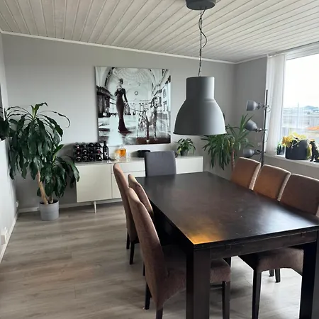 Terraced House With Carport And Sunny Outdoor Areas - 7 Min From Ons